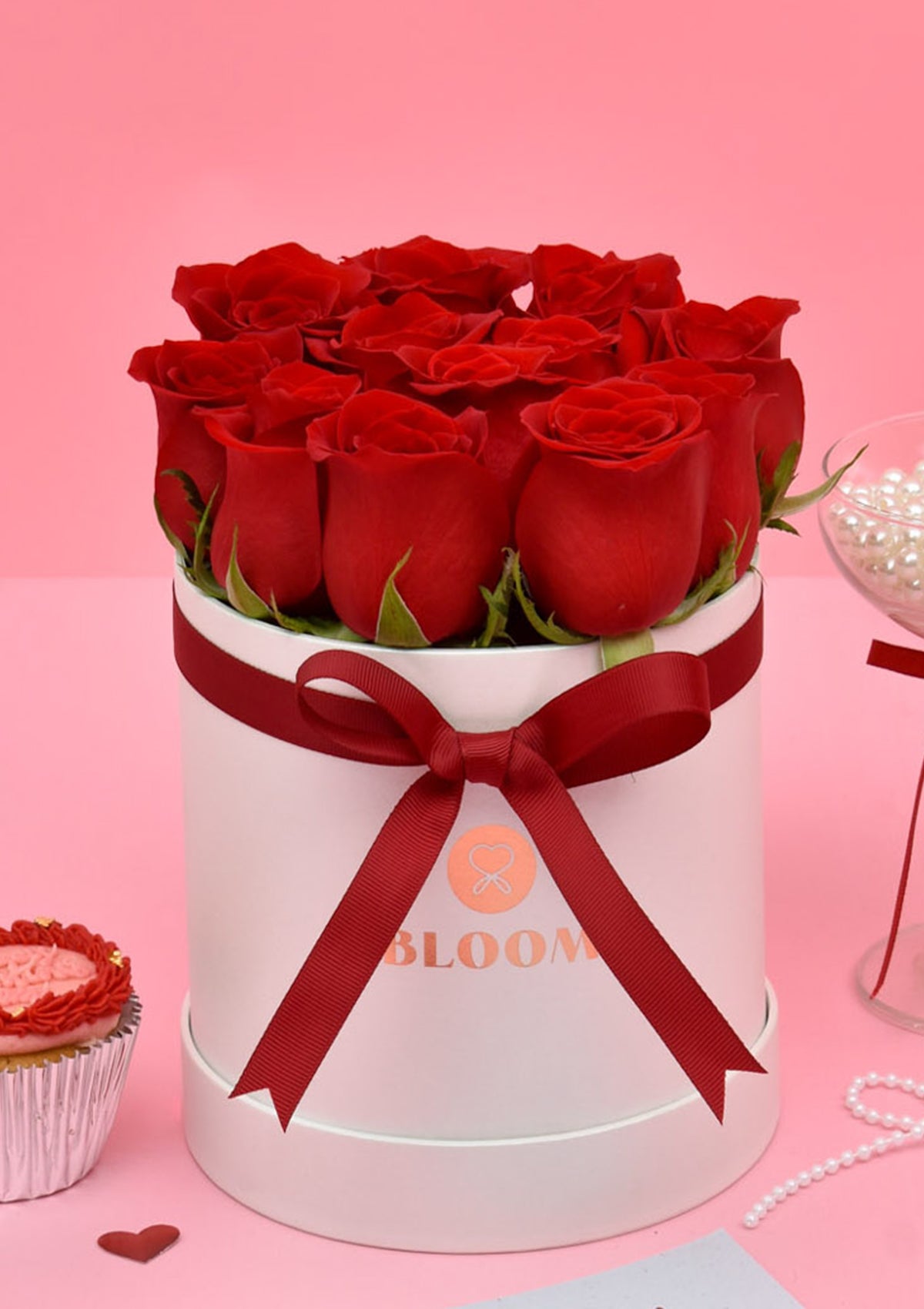 🌹 Box Encanto con 12 Rosas Rojas SV26 - Florería Bloom