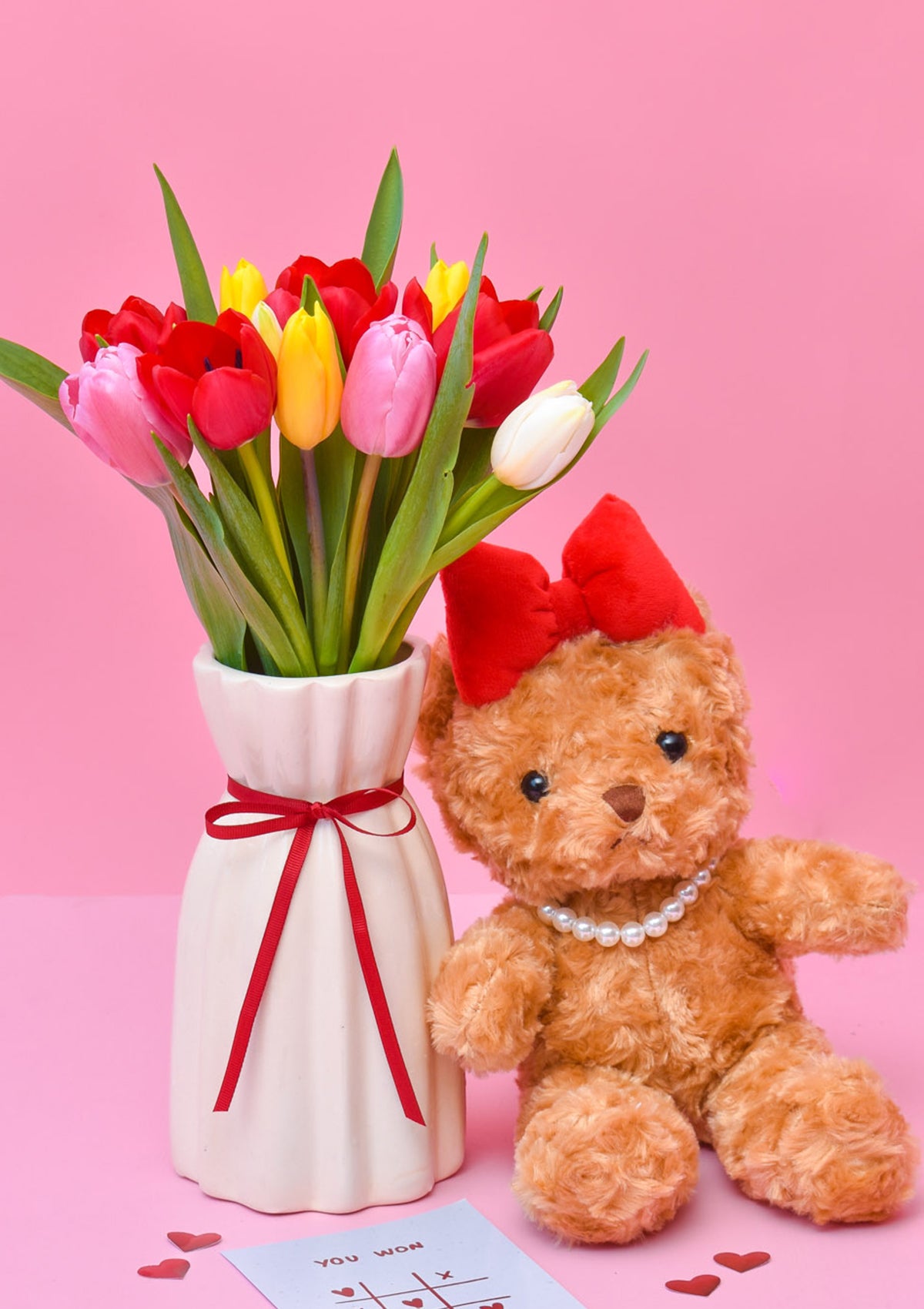 🌷 Florero con 10 Tulipanes Premium y oso | San Valentín SV26 - Florería Bloom