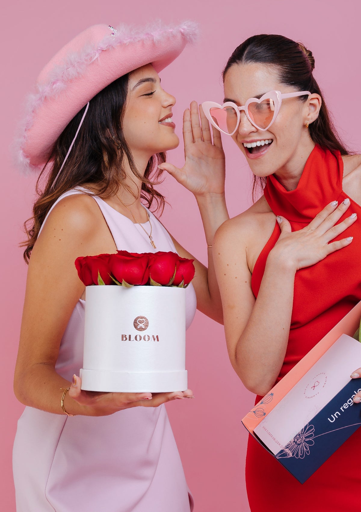 Caja con 12 rosas rojas premium para San Valentín. Regalo elegante y clásico para sorprender a tu ser querido en Lima.