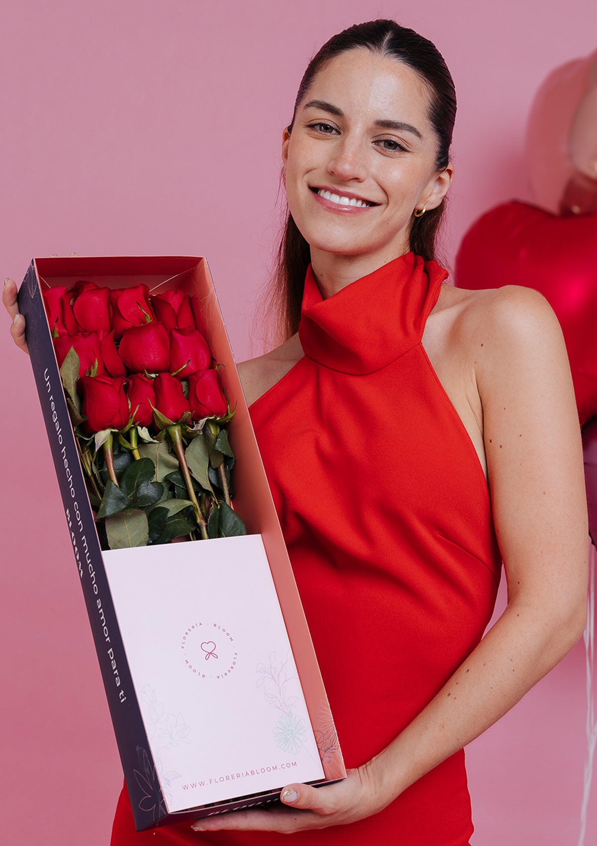 Caja con 12 rosas rojas SV26