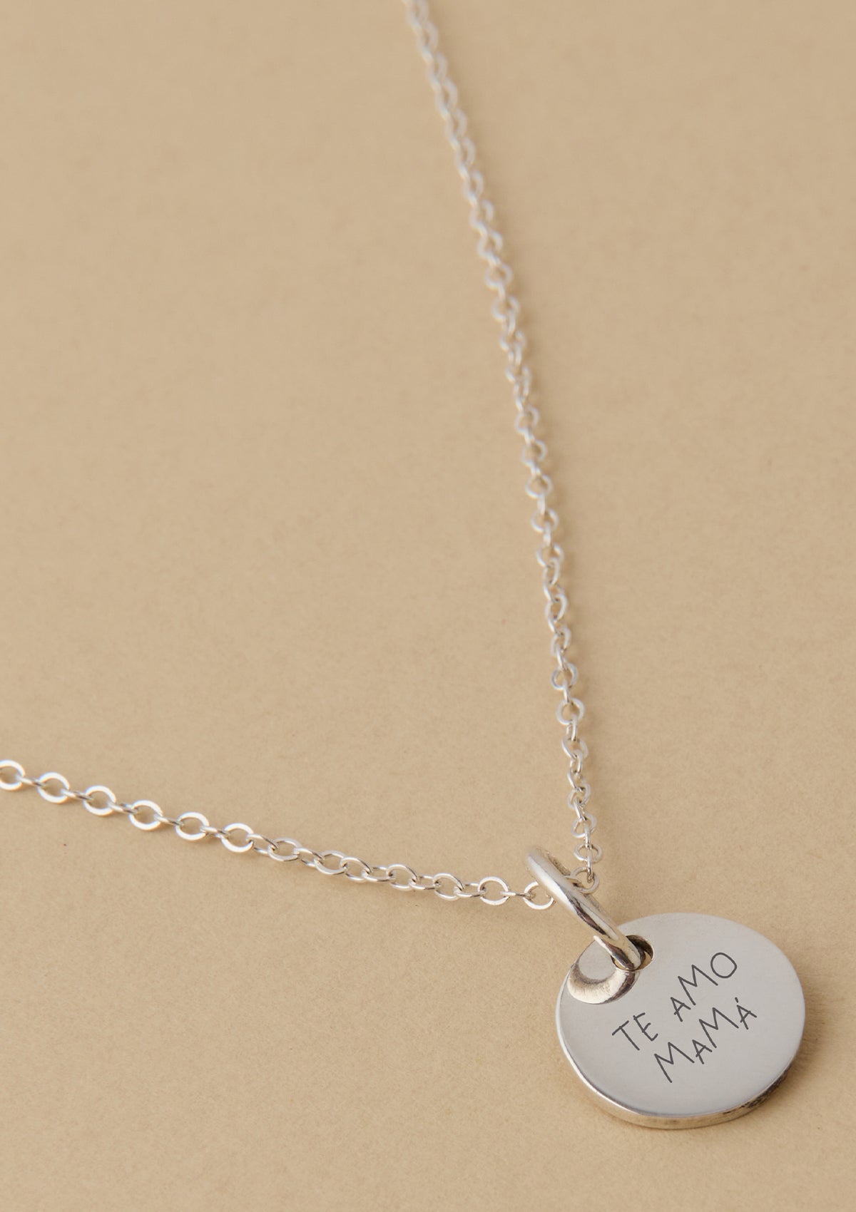 Regalo por el día de la madre. 2026 Collar de plata personalizado en Lima Perú