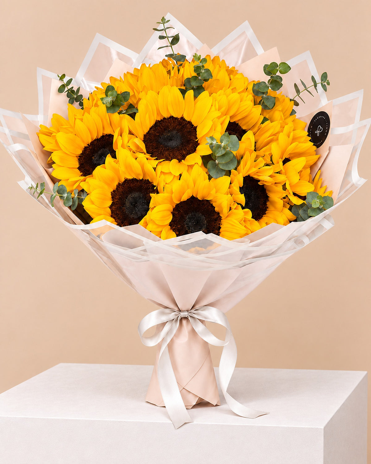 Ramo grande con 12 girasoles ideal como regalo de flores amarillas para el 21 de septiembre con delivery en Lima y Callao