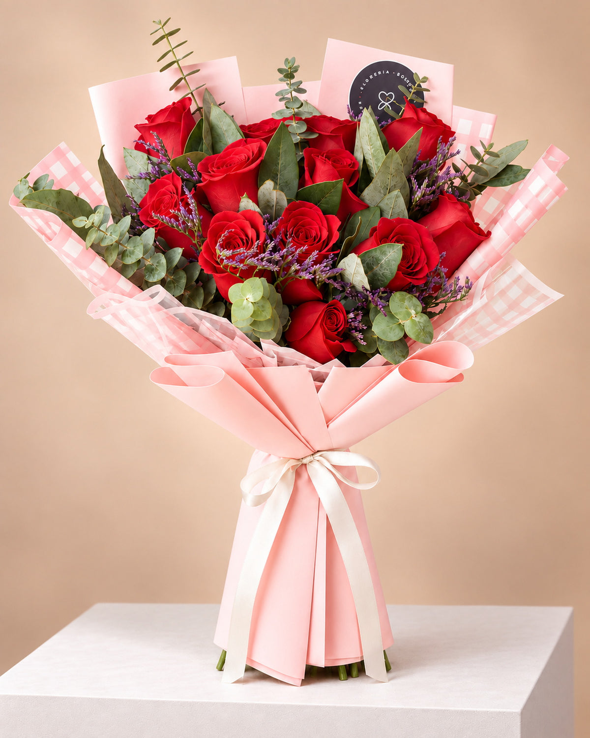 Detalle de las rosas del ramo de 12 rosas