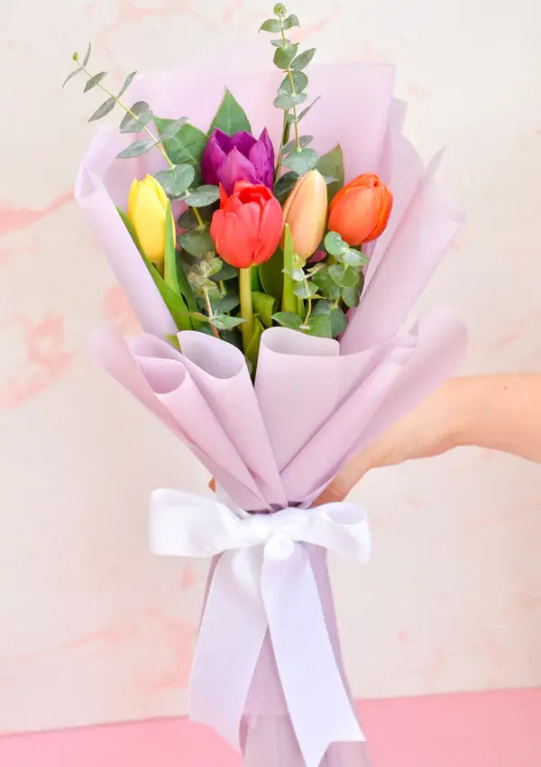 Ramo Colorido de 5 Tulipanes Premium