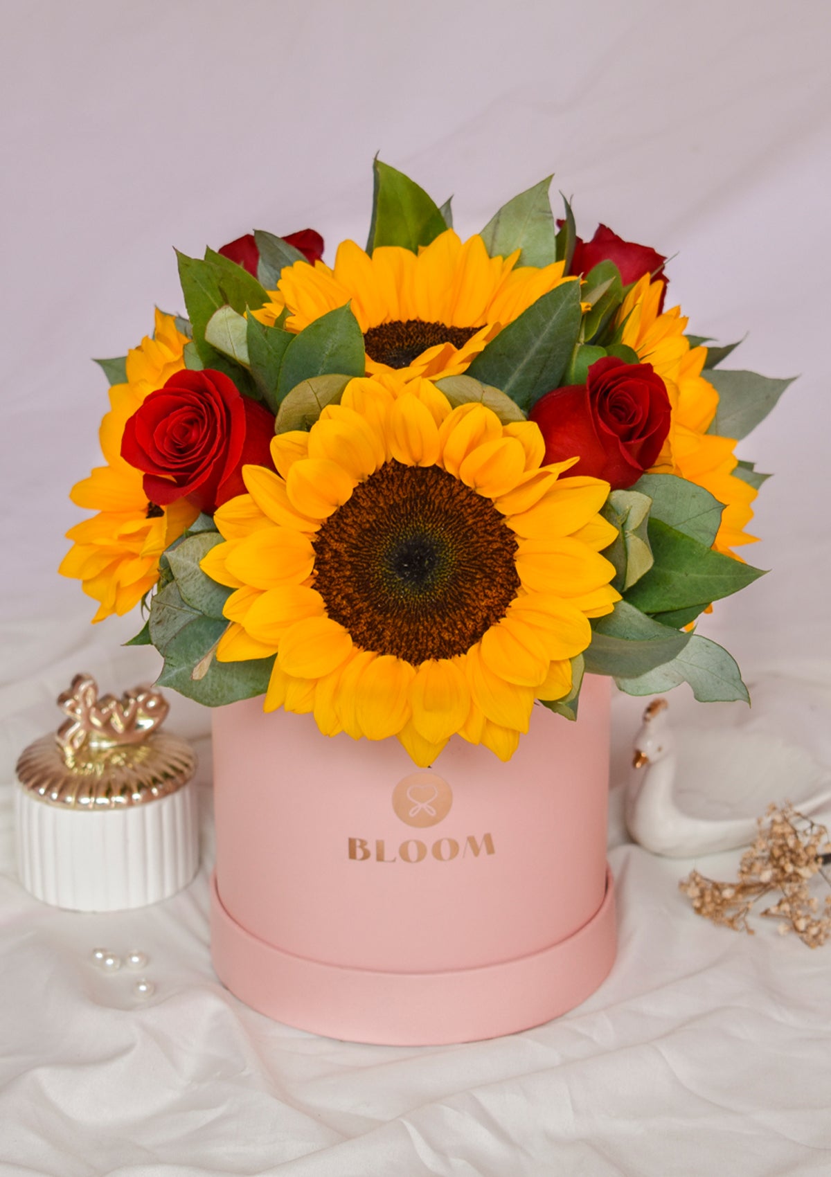 Box de Girasoles con Rosas