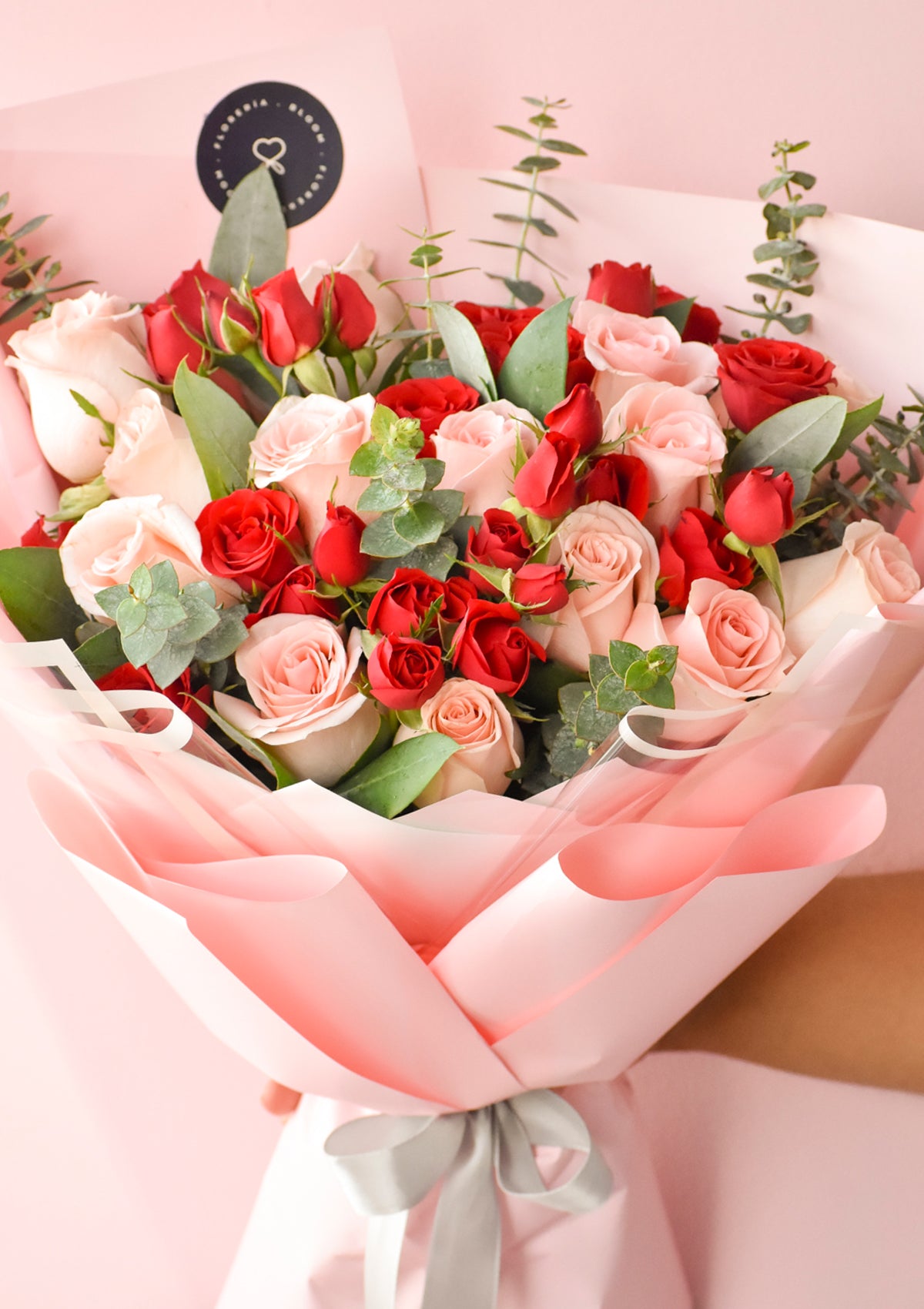 Ramo con rosas rojas y rosadas Sienna