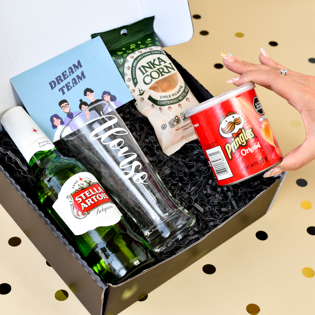 GIFT BOX: CERVEZA + INKA CORN + PRINGLES - Florería Bloom