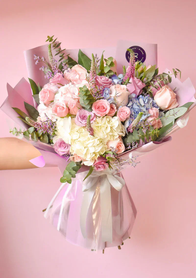Los 5 ramos de flores para regalar a tu novia