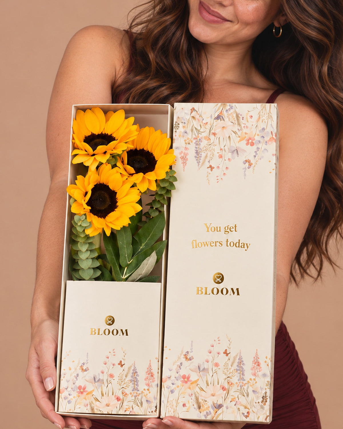 Caja con 3 girasoles y flores amarillas para el 21 de septiembre con delivery en Lima y Callao