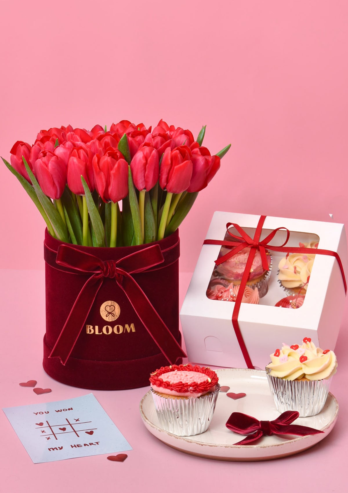🌷 Box con 20 Tulipanes Rojos Premium y cupcakes | San Valentín SV26 - Florería Bloom