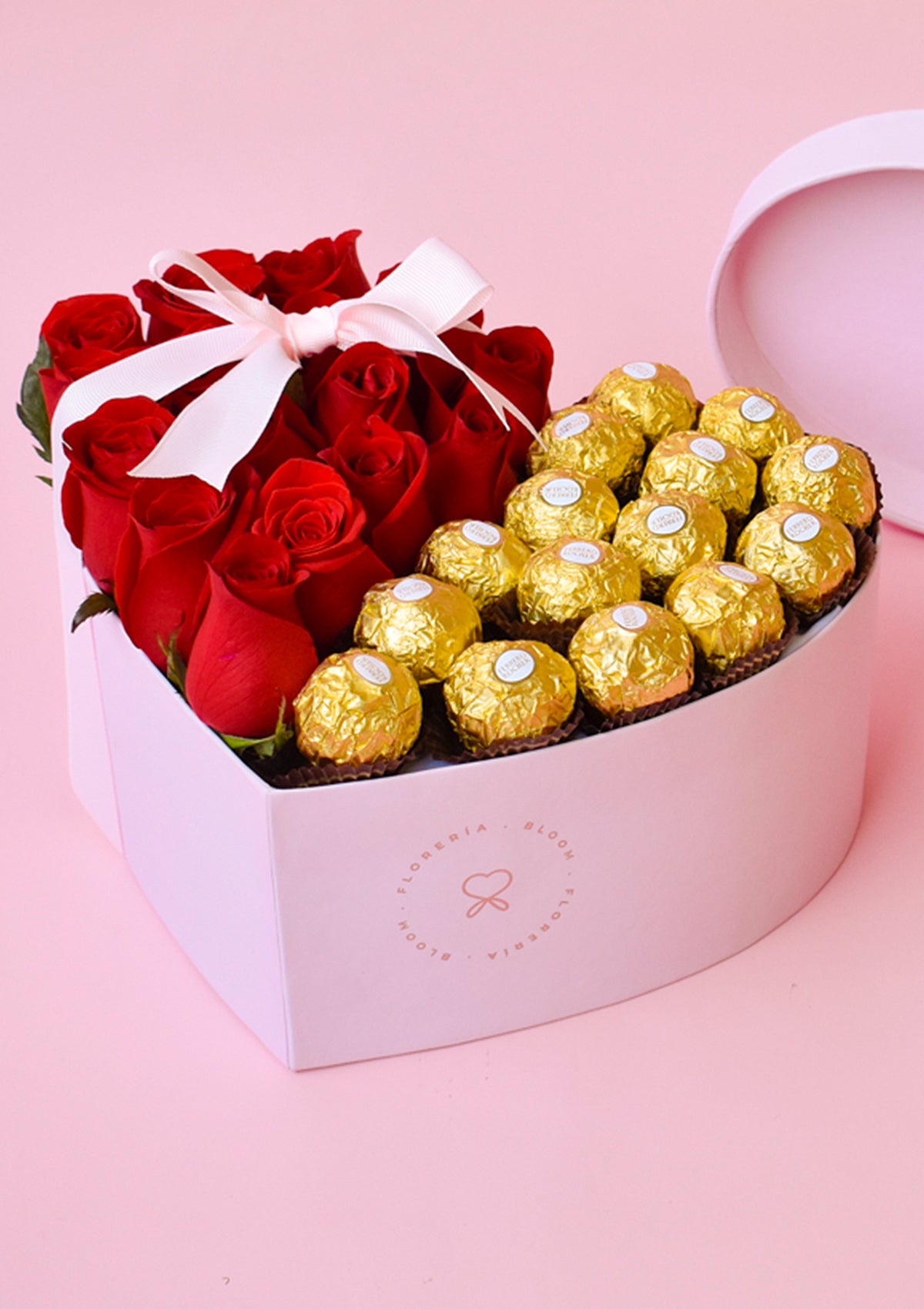 Caja Corazón + Bombones Ferrero Rocher