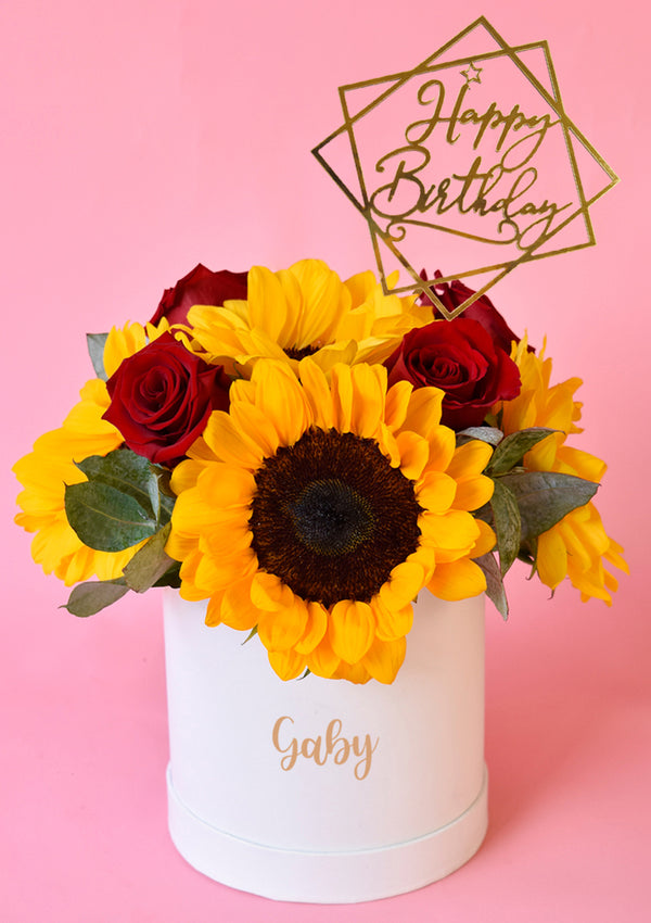 Box de Girasoles con Rosas y Topper Cumpleaños