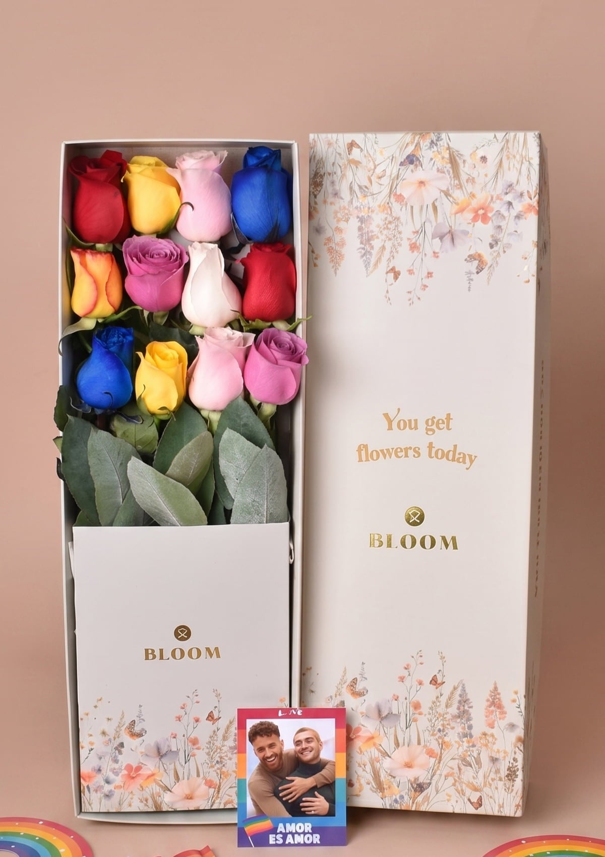 Caja de 12 rosas de colores arcoíris — Mes del Orgullo Lima — Bloom