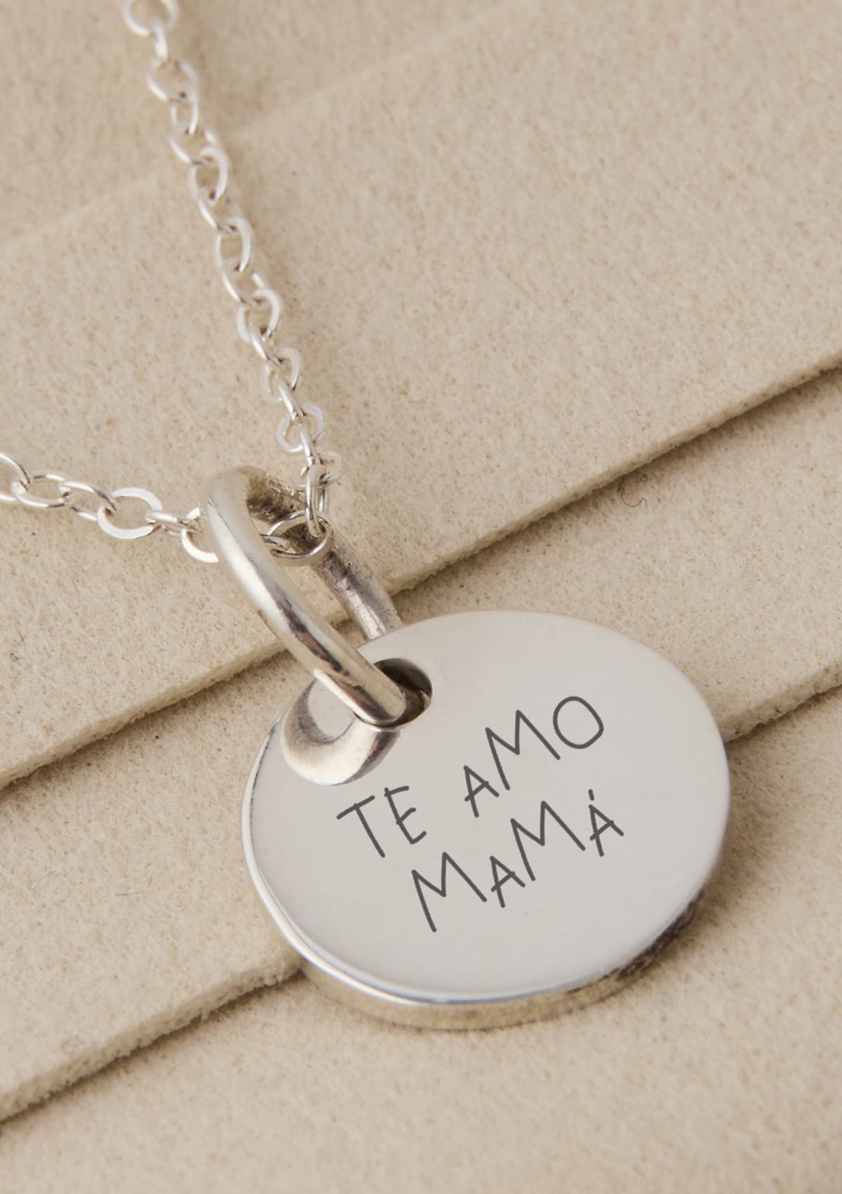 Collar de plata Te Amo Mamá para el Día de la Madre Lima Florería Bloom