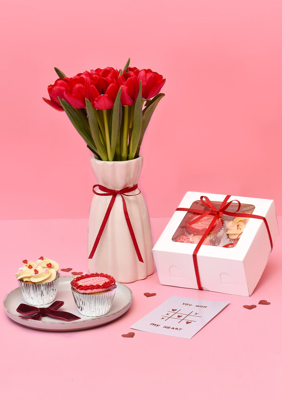 🌷 Florero con 10 Tulipanes Rojos Premium y cupcakes | San Valentín - Florería Bloom