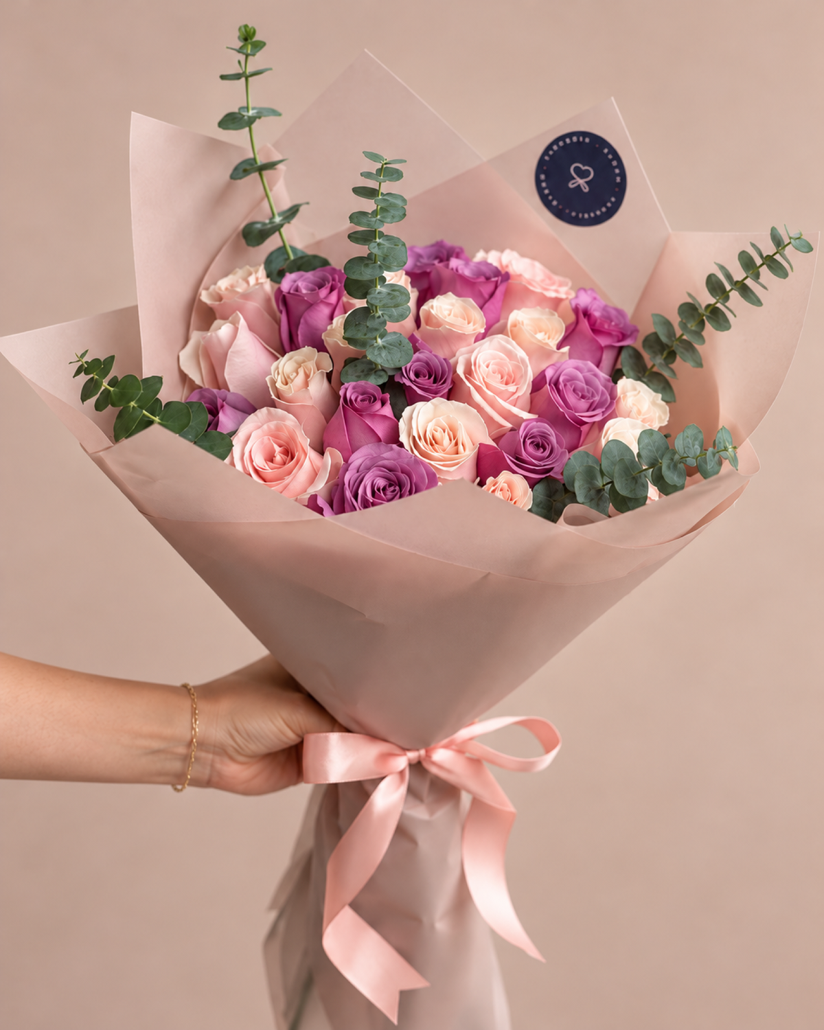 Ramo de 24 rosas rosadas y lilas