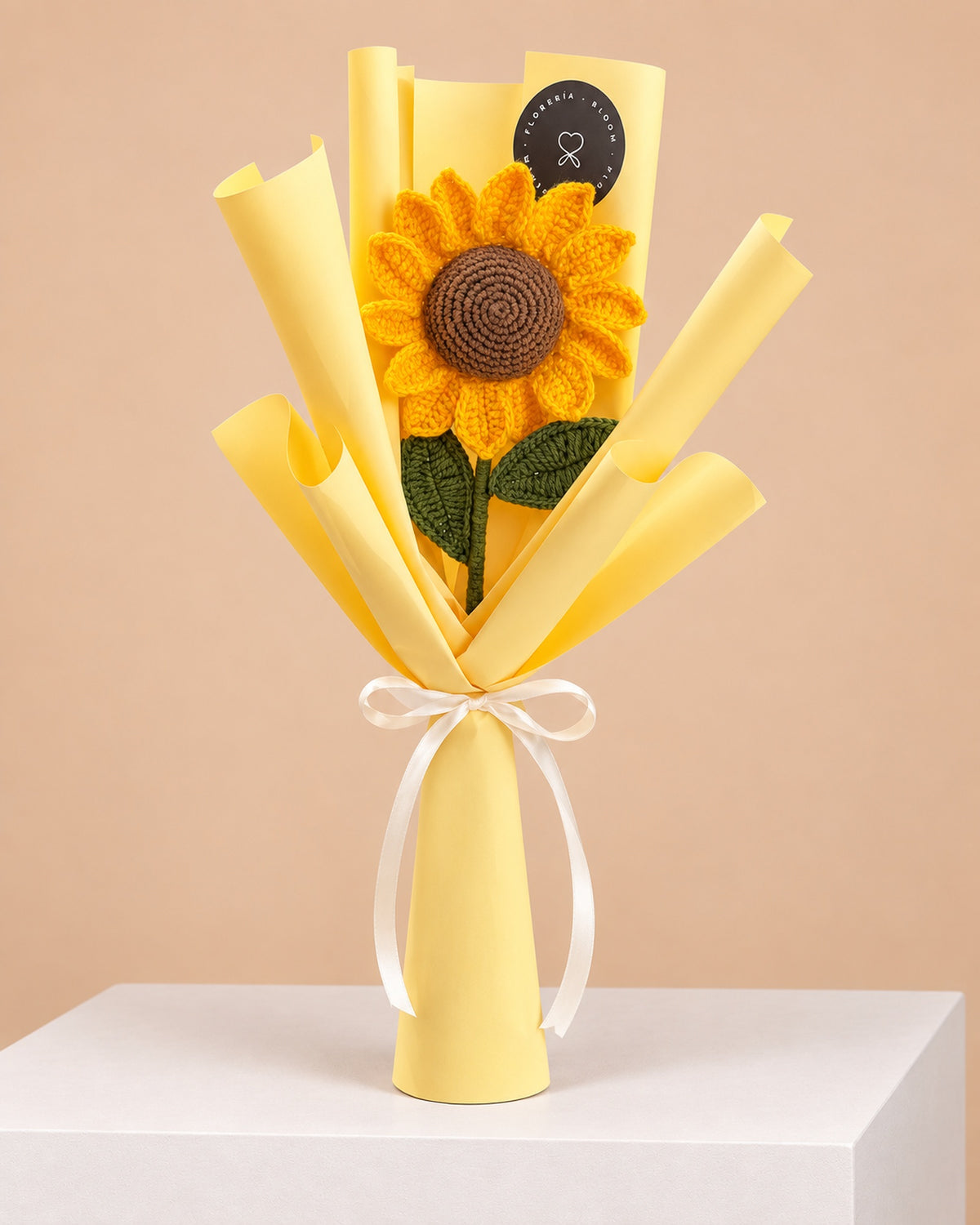 Ramo de girasol tejido a crochet para regalar como flores amarillas este 21 de septiembre con delivery en Lima y Callao