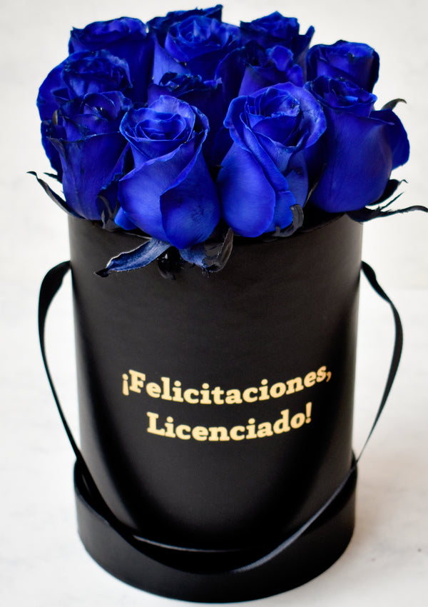 BOX CON 12 ROSAS AZULES