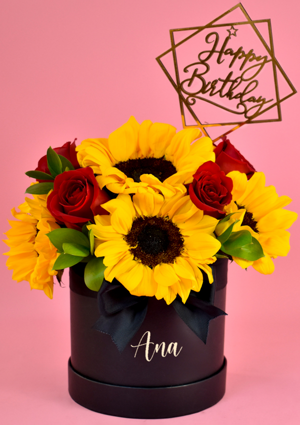 Box de Girasoles con Rosas y Topper Cumpleaños