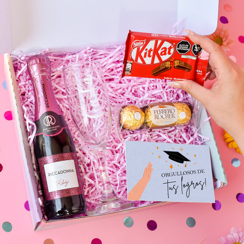 GIFT BOX GRADUACIÓN: CHAMPAGNE + KIT KAT + FERREROS