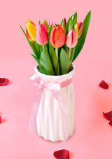 10 Tulipanes en Florero
